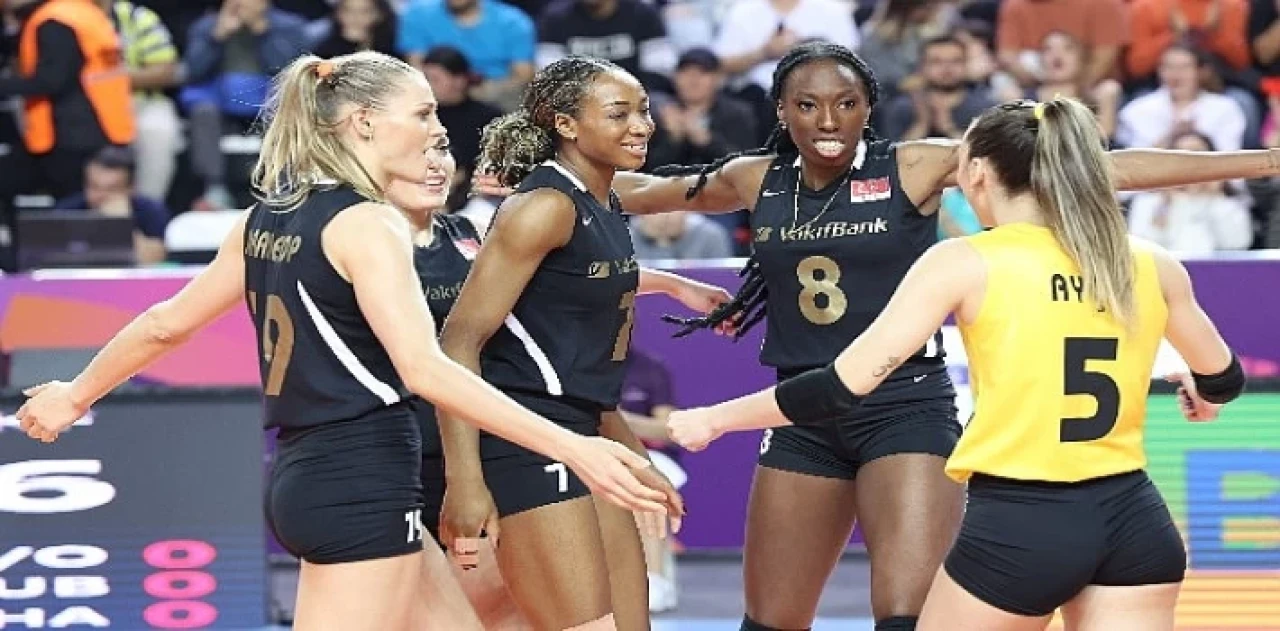 VakıfBank grup lideri olarak yarı finale yükseldi