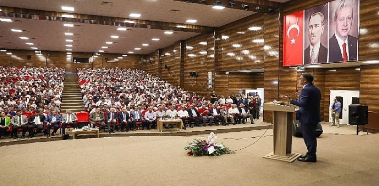 Van Büyükşehir Belediyesi Yıl Boyunca Muhtarların Sorunlarıyla İlgilendi