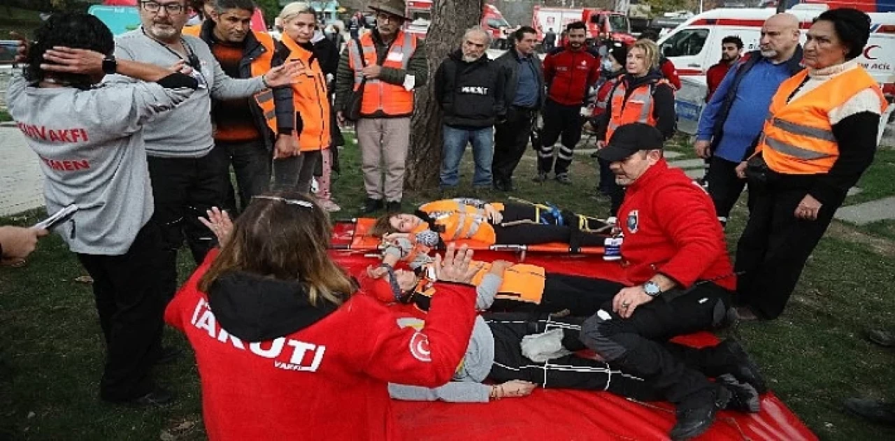 Akut Vakfı, 7 Bin Gönüllüyle İstanbul’u Depreme Hzırlıyor!