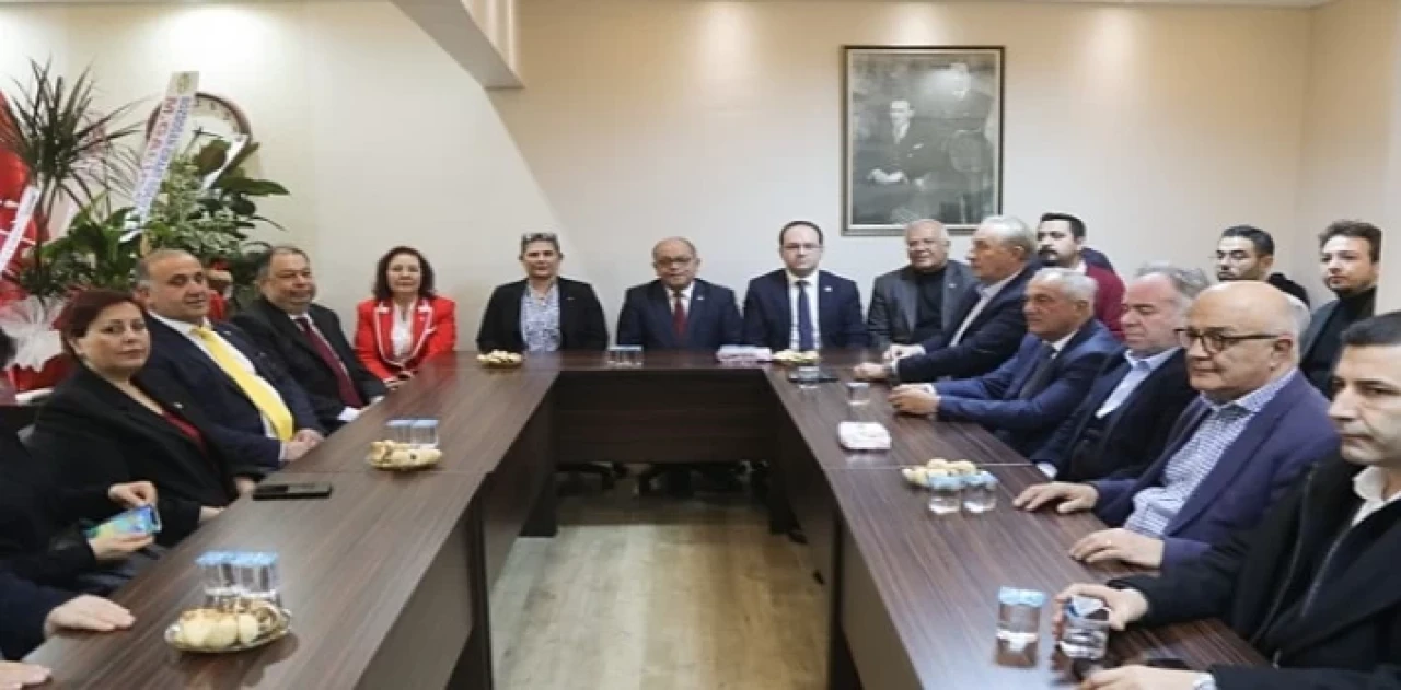 Başkan Çerçioğlu ve Belediye Başkanlarından CHP Aydın İl Başkanlığı’na Hayırlı Olsun Ziyareti