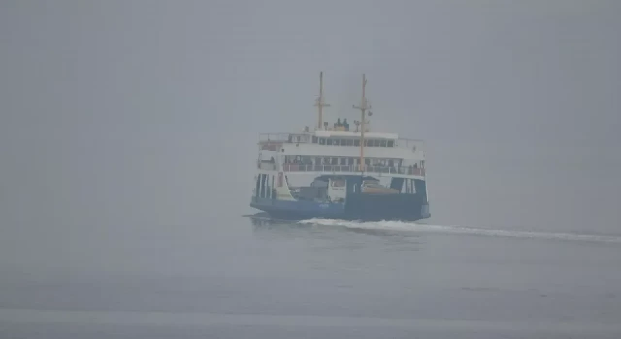 Çanakkale Boğazı sis nedeniyle transit gemilere kapatıldı