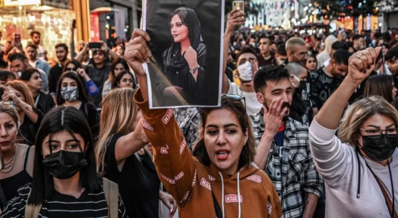 İran'daki Mahsa Amini eylemleriyle ilgili bir kişi daha idama mahkum edildi