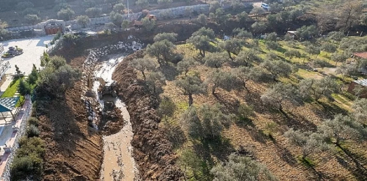 İZSU’dan Kaklık Çayı’na acil müdahale