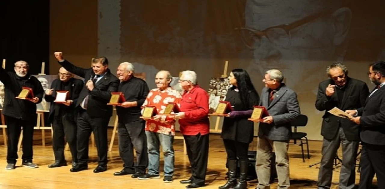 Karşıyaka, Nazım Hikmet’i Andı