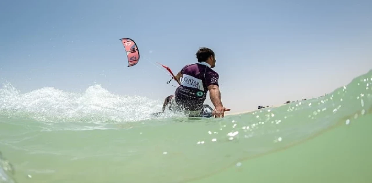 Katar, GKA Serbest Stil Kitesurf Dünya Kupası 2023’e Davet Ediyor