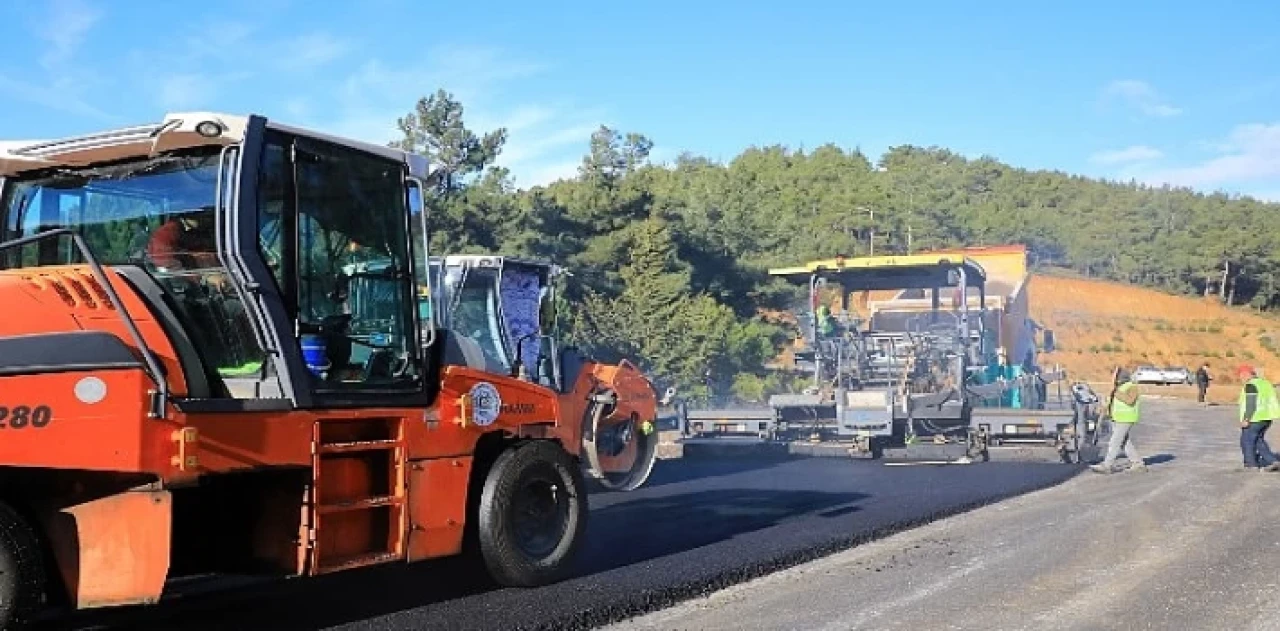 Kavaklıdere’de Yol Çalışmaları Tamamlanıyor