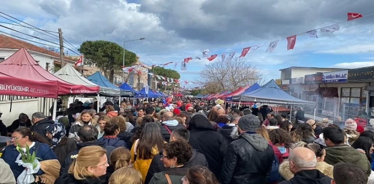 Kokuyu duyan Karaburun’a akın etti