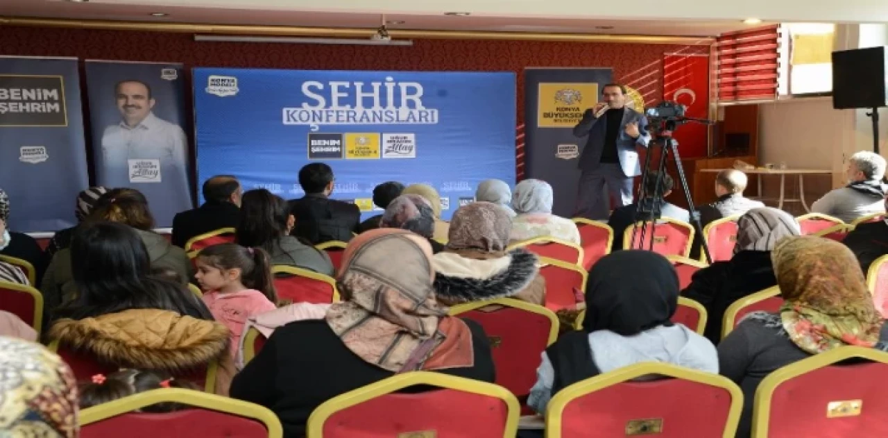 Konya’da ’Şehir Konferansları’ sürüyor