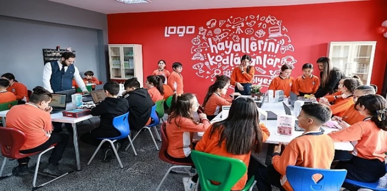 Logo Yazılım “Hayallerini Kodlayanlar” projesi kapsamında İzmir’de Robotik Kodlama Atölyesi açtı