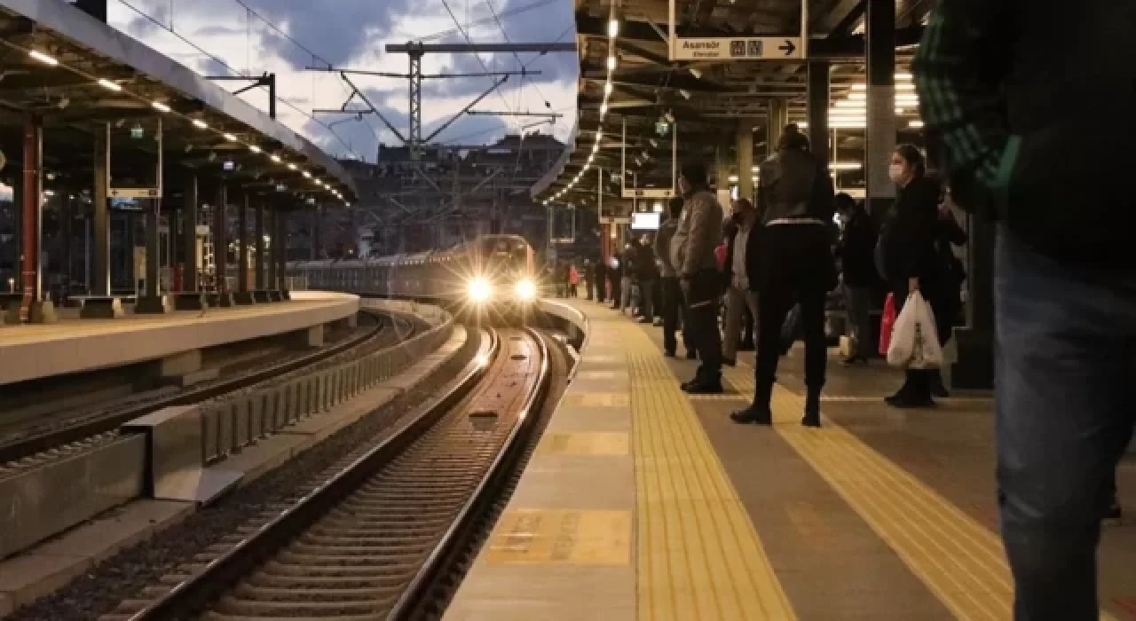 Marmaray'da teknik arıza nedeniyle aksayan seferler normale döndü