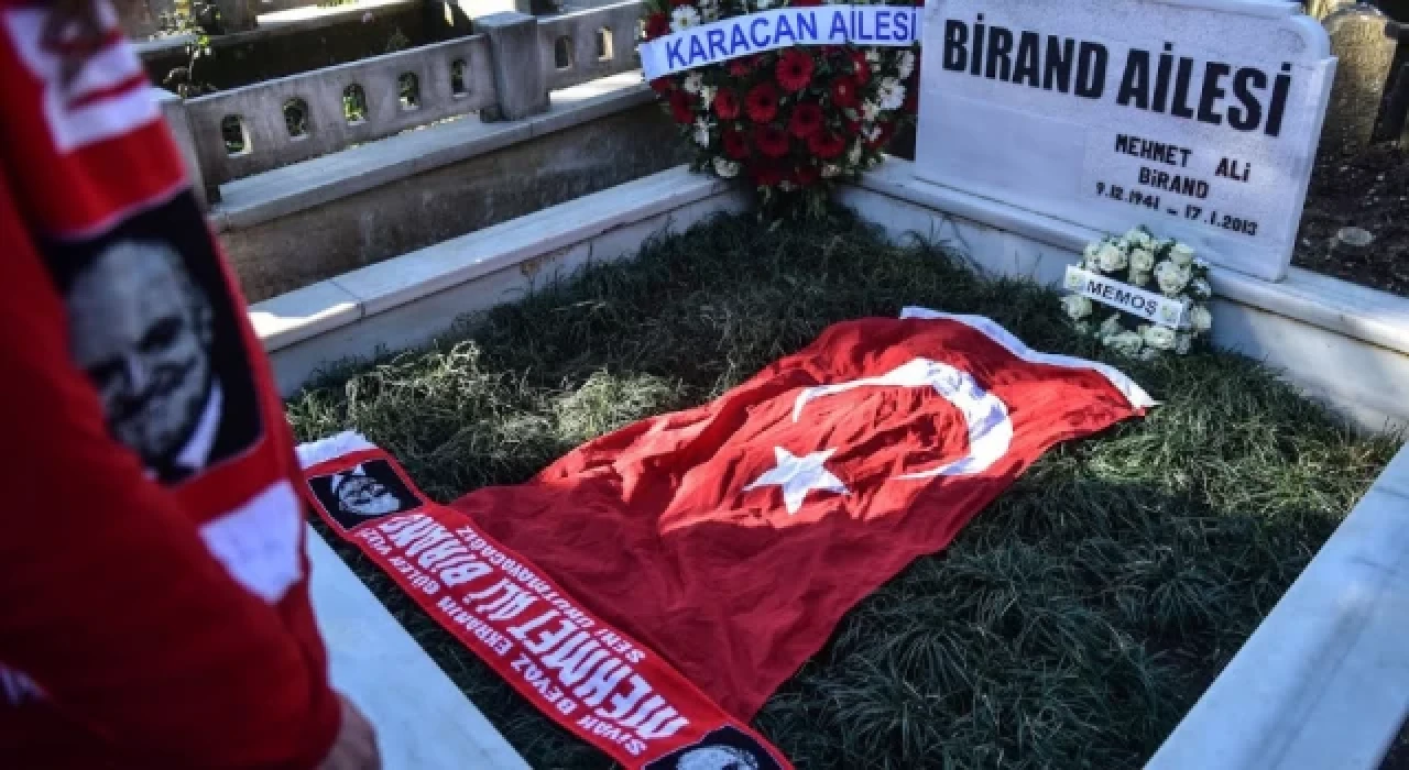 Mehmet Ali Birand mezarı başında anıldı