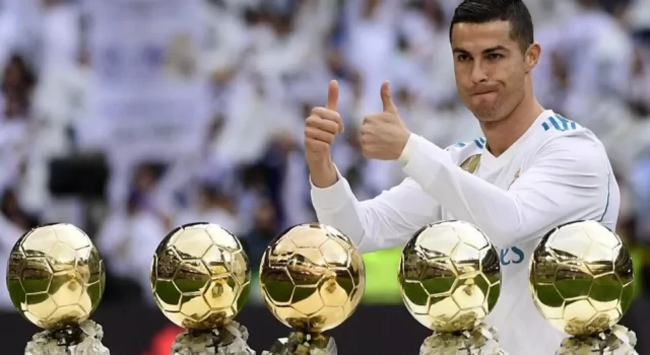 Ronaldo, Ballon d'Or ödülünü sattı