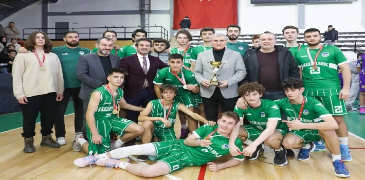 Sakarya, U-18 basketbol şampiyonu