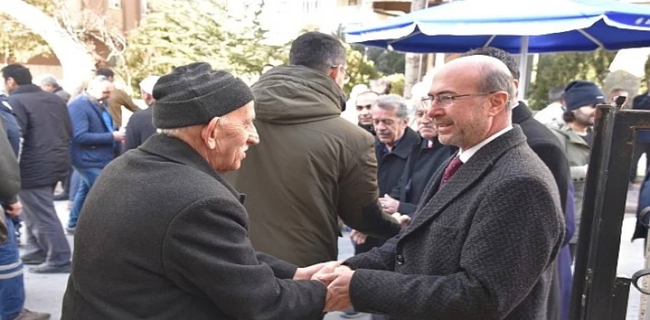 Selçuklu Belediye Başkanı Ahmet Pekyatırmacı Gülbey Camii’nde Vatandaşlarla Buluştu