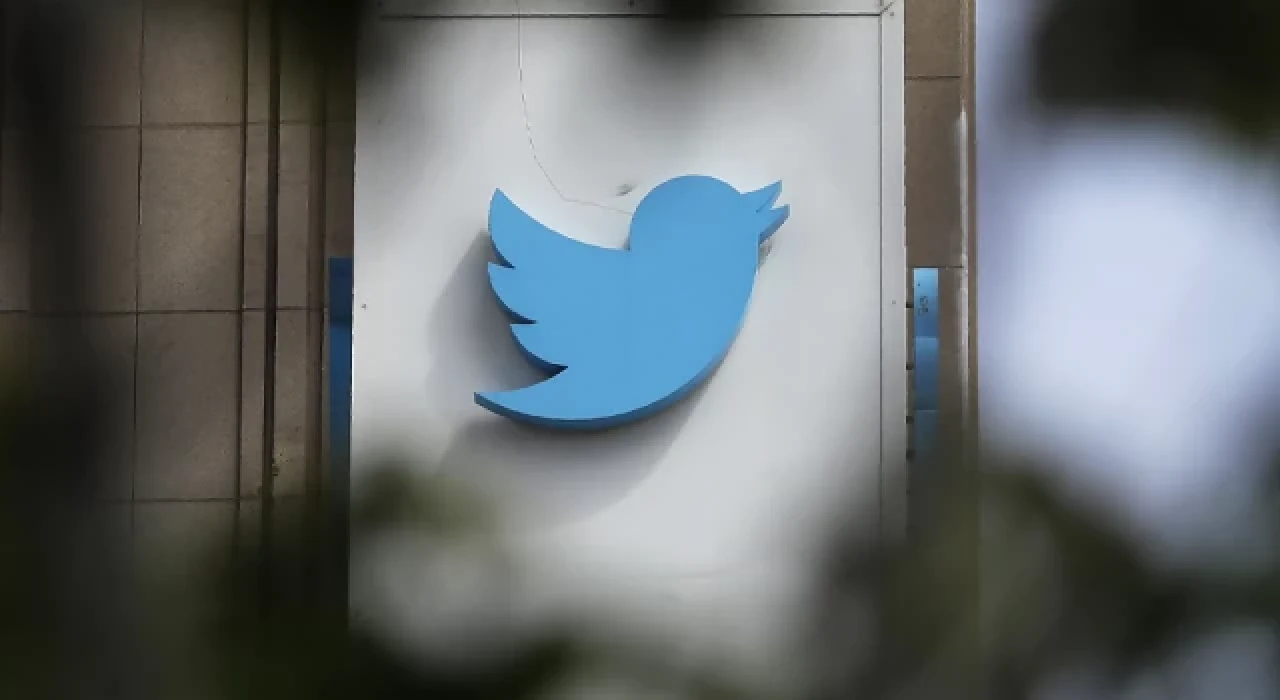 Twitter ofisteki eşyaları açık artırmada sattı: Kuş 100 bin dolara 'uçtu'