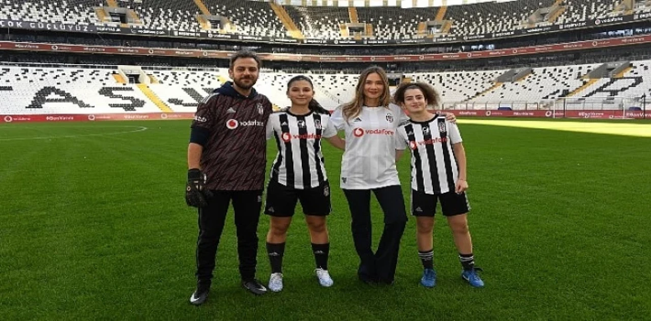 Ünlü İsimler Vodafone Park Penaltı Challenge’da Buluştu