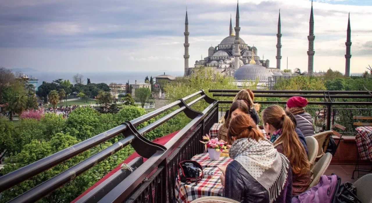 2023 senesinin ilk ayında Türkiye'ye 2 milyon 5 bin 967 turist geldi