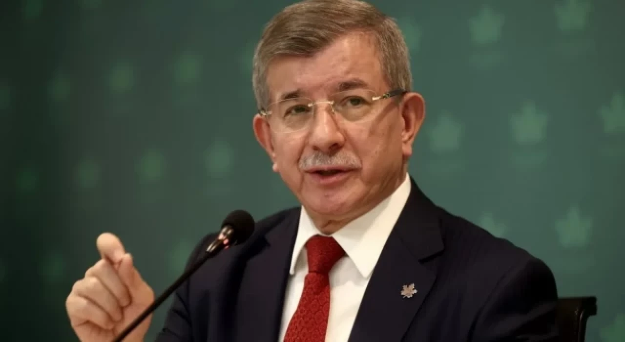 Ahmet Davutoğlu'ndan 'taraftar yasağı'na tepki: Ne yapacaklarını şaşırdılar