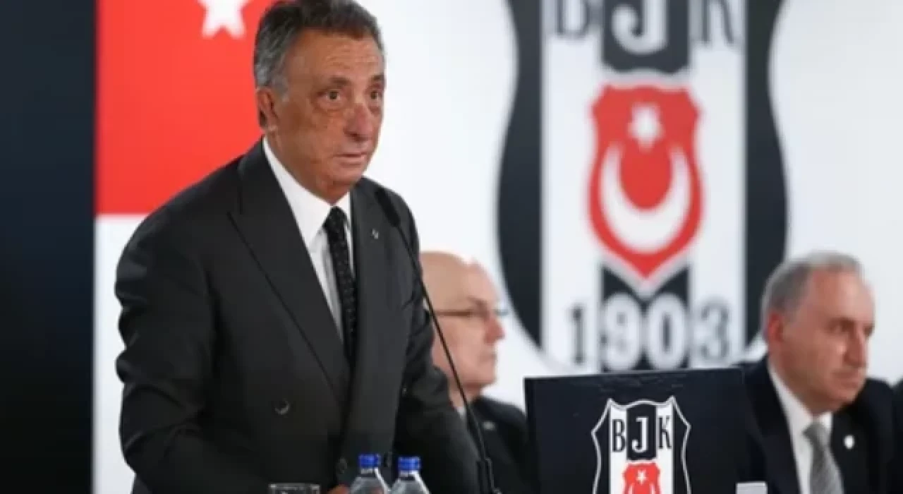 Ahmet Nur Çebi, Beşiktaş yardım toplama merkezini ziyaret etti