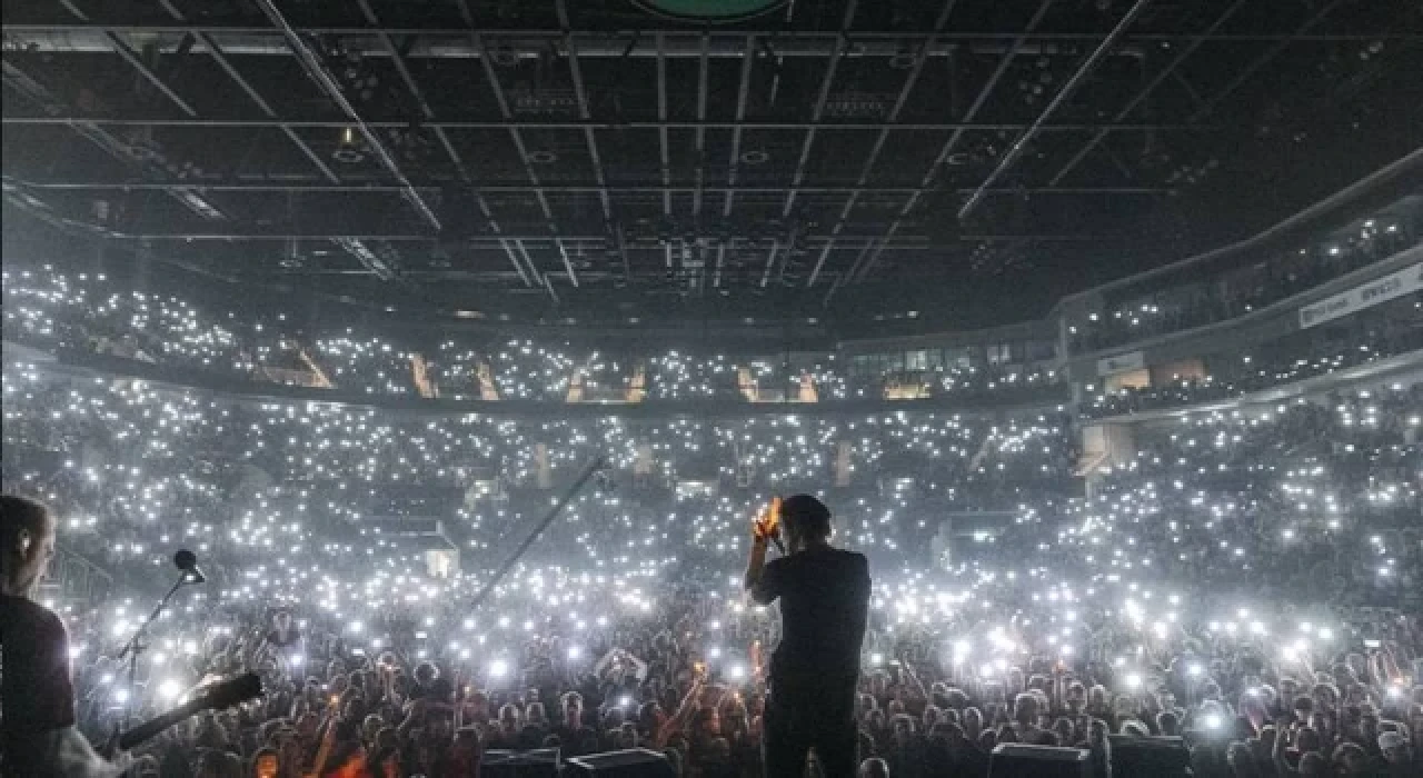 Alman rock grubu depremzedeler için 1 milyon avrodan fazla para toplandı