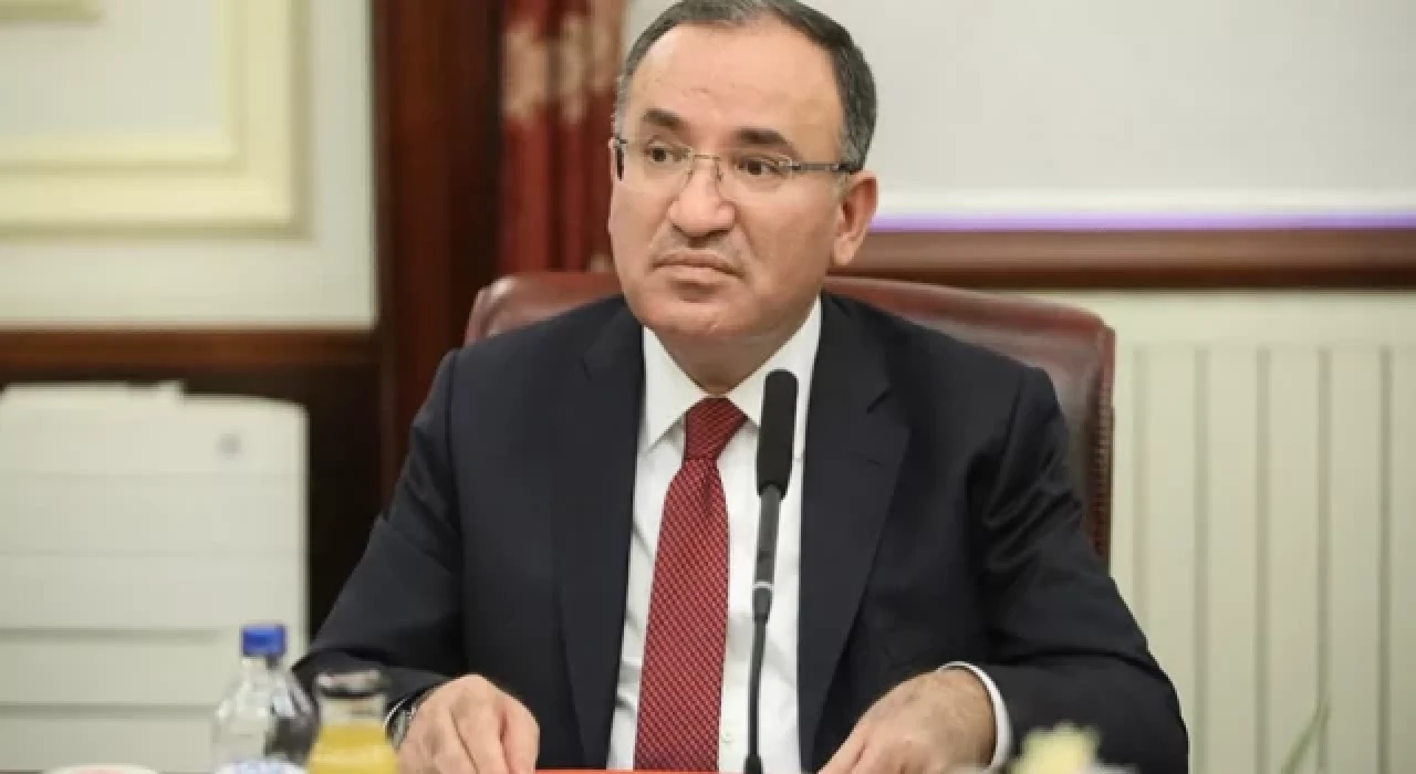 Bakan Bozdağ: Deprem bölgesinde davalar 2 ay süreyle ertelenecek