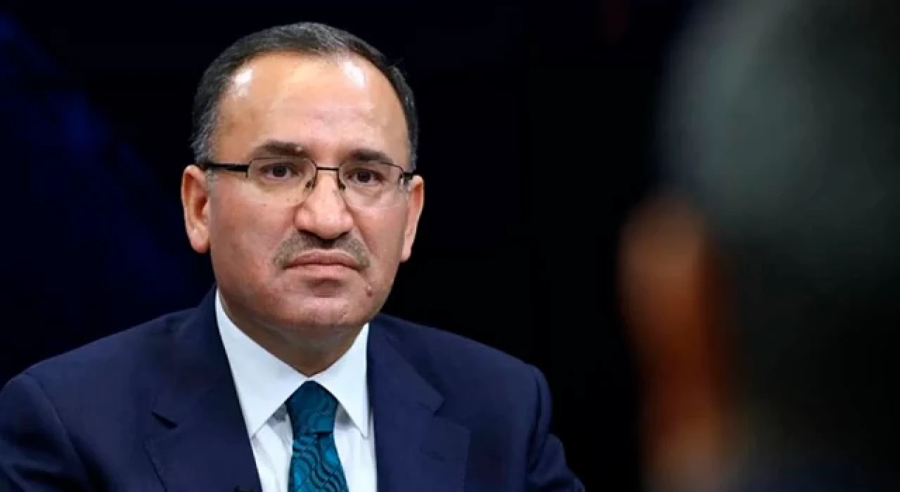 Bakan Bozdağ: Milletimiz ve devletimiz seferberken; yalan, iftira ve çarpıtma yapan şeref yoksunlarını kınıyorum