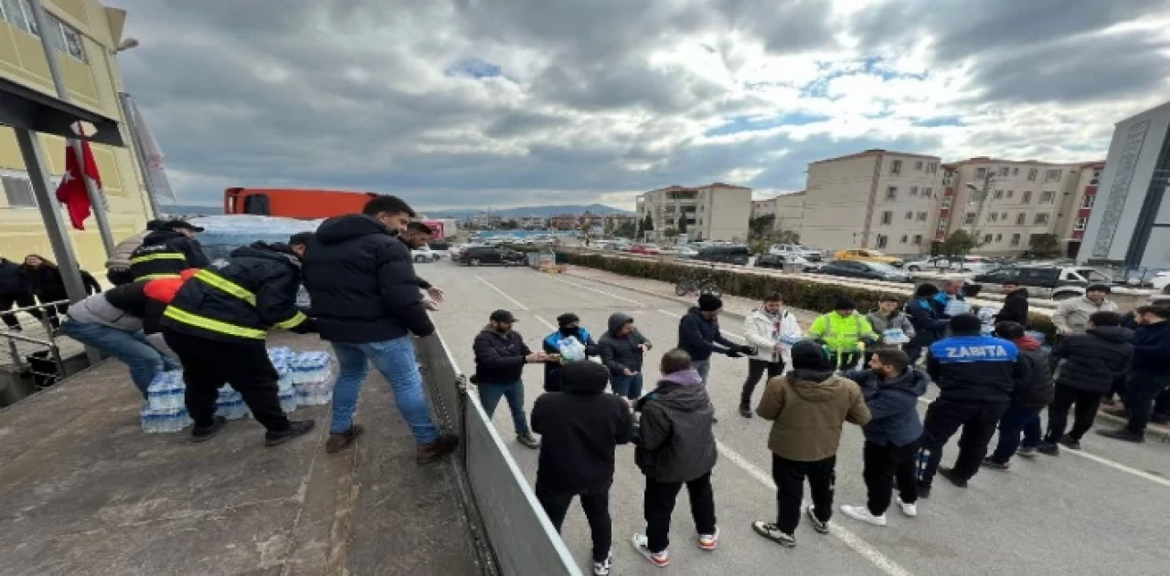 Bergama’dan bölgeye 11. tır yola çıktı