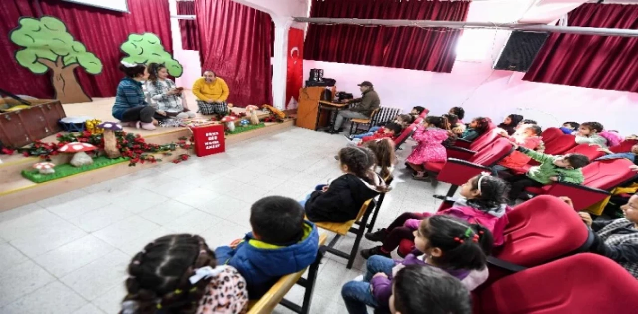 Çocuklar ”Bana bir masal anlat” oyunuyla moral buldu