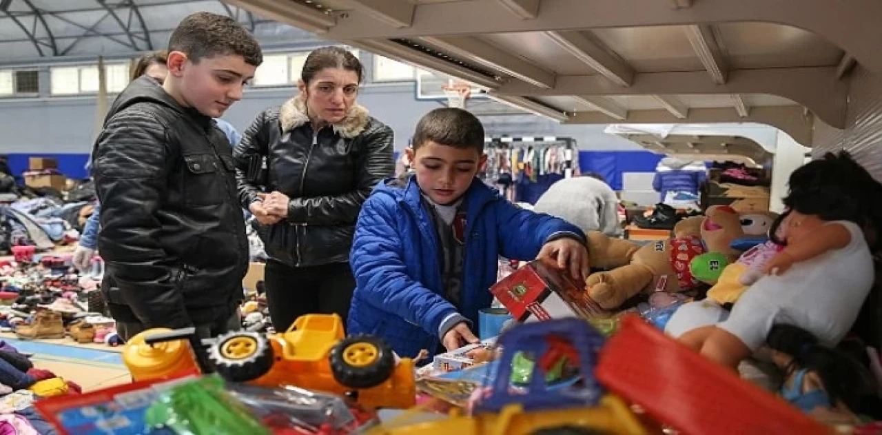 Dayanışma Marketi yardımları depremzedelerle buluşturuyor