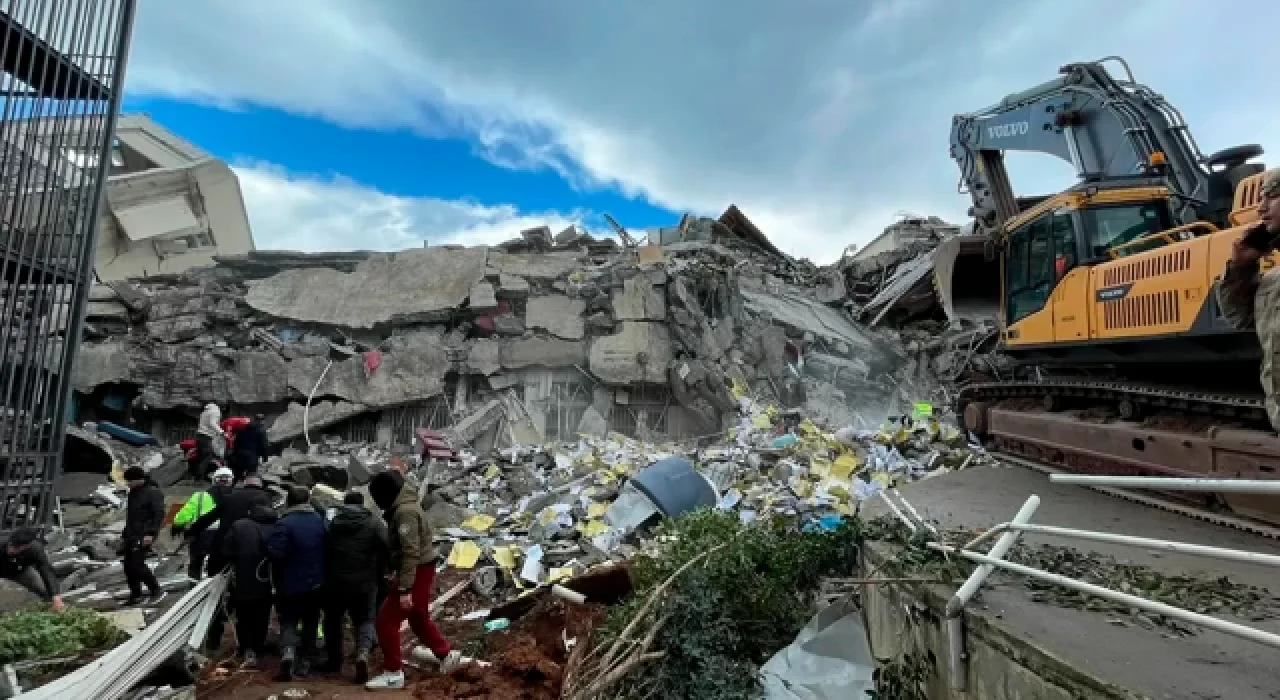 Deprem bölgesindeki okullarda devam zorunluluğu aranmayacak