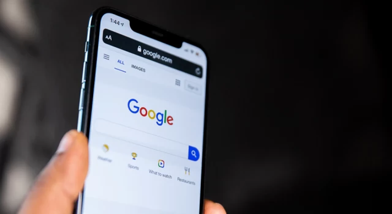 Google depremi anmak için Türkçe ana sayfasına siyah kurdele koydu