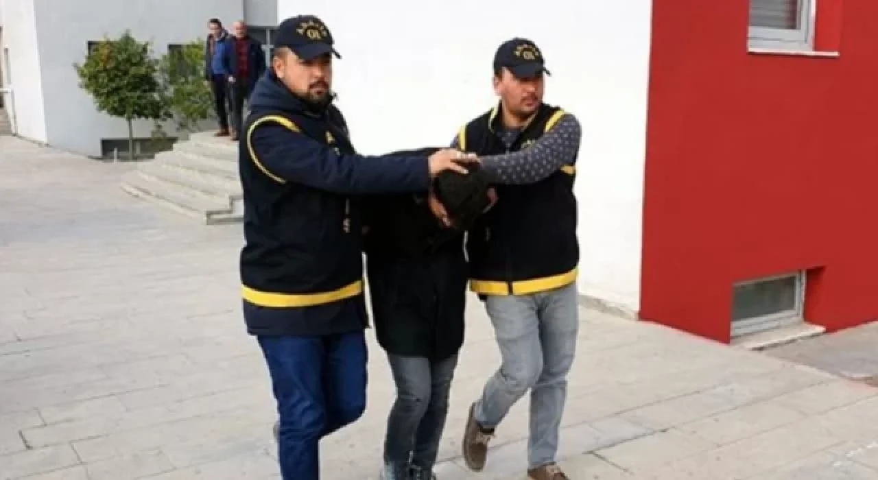 Hatay'daki enkazdan çaldığı kredi kartlarıyla harcama yaptı