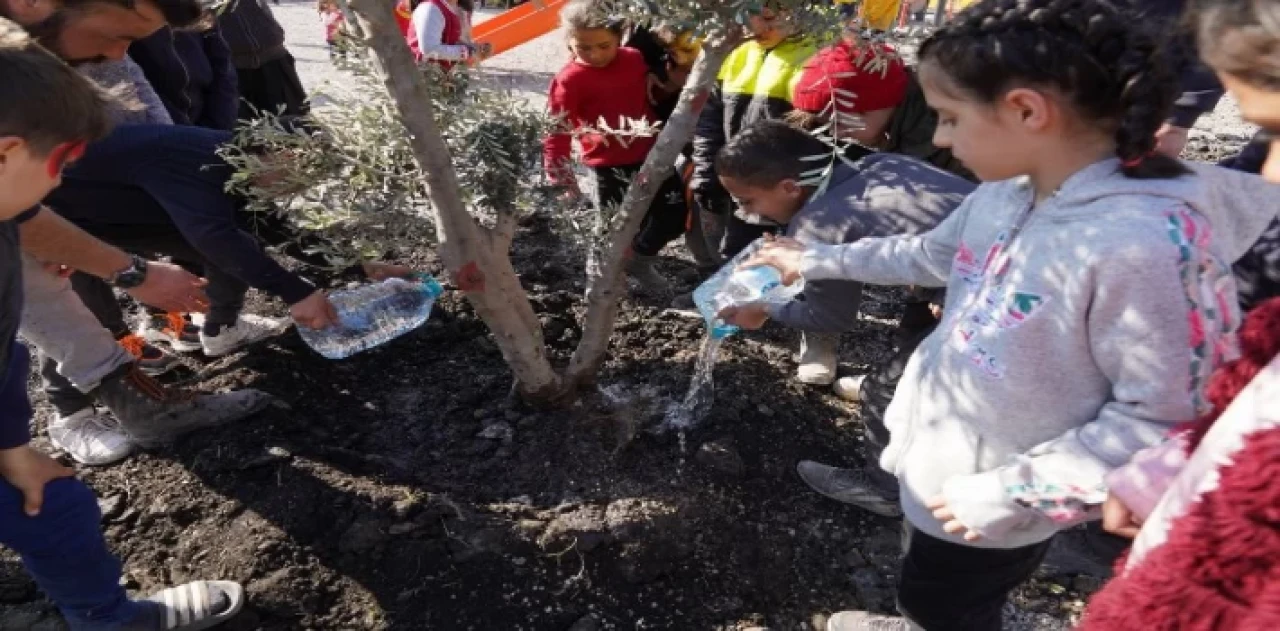 İskenderun’daki Çadır Kent’te Beylikdüzü’nden psikolojik destek