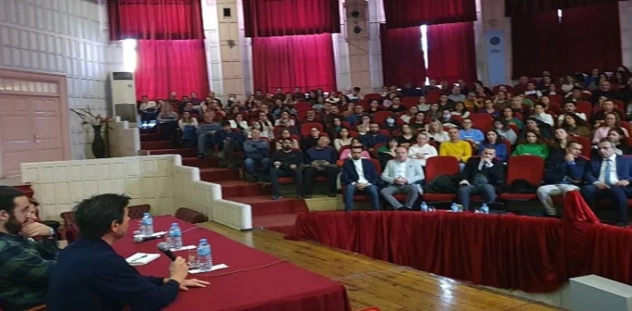 İzmir İl Milli Eğitim Müdürlüğünün ”Afet Sonrası Okulda Ruh Sağlığı” Konferansı Gerçekleştirildi