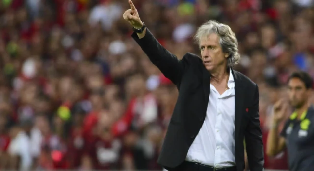 Jorge Jesus forvet için kararını verdi