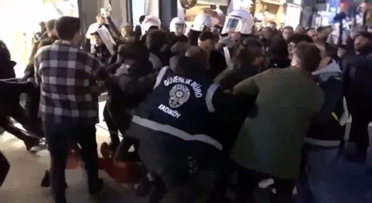 Kadıköy’de polis müdahalesi! Çok sayıda kişi gözaltına alındı