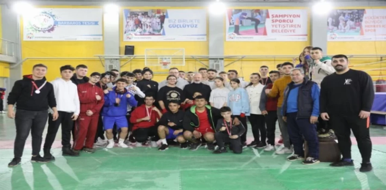 Kayseri Kocasinan’da sporcular tek yumruk