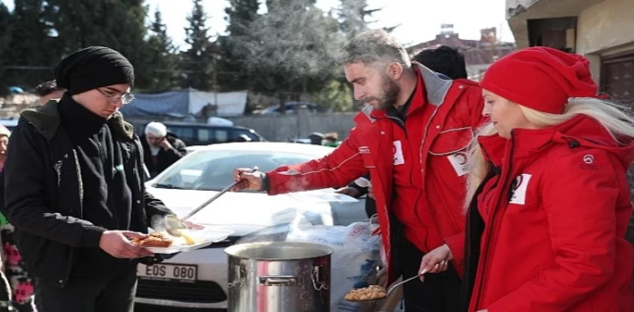 Kızılay’ın deprem bölgesindeki gıda ve yardım dağıtım noktaları