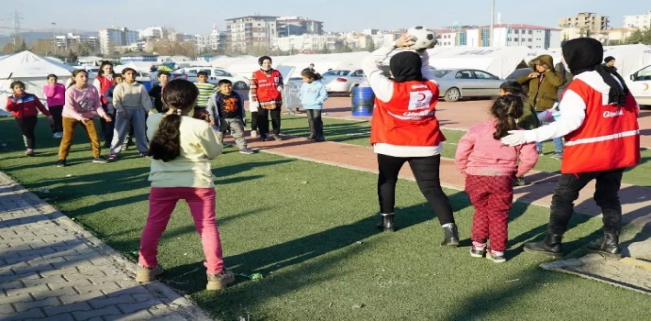 Kızılay’dan afet bölgelerinde ’çocuk dostu’ hizmetler