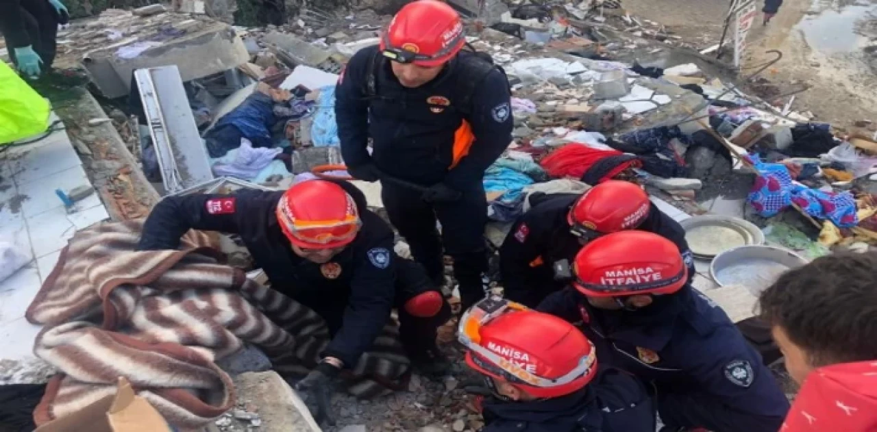 Manisa ekibi Osmaniye’de arama kurtarma çalışmalarında