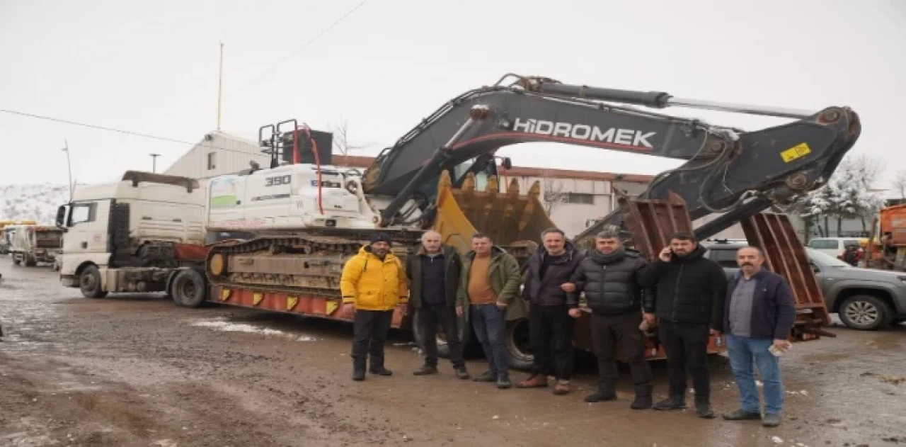 Nevşehir’den deprem bölgesine 2 iş makinesi