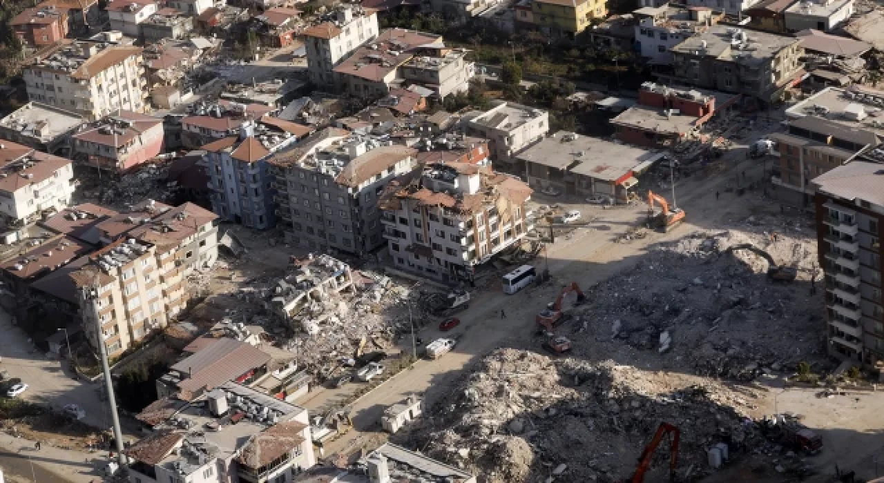 Sarsıntıların devam edeceğini belirten Prof. Yaltırak'tan deprem bölgesi için öneriler