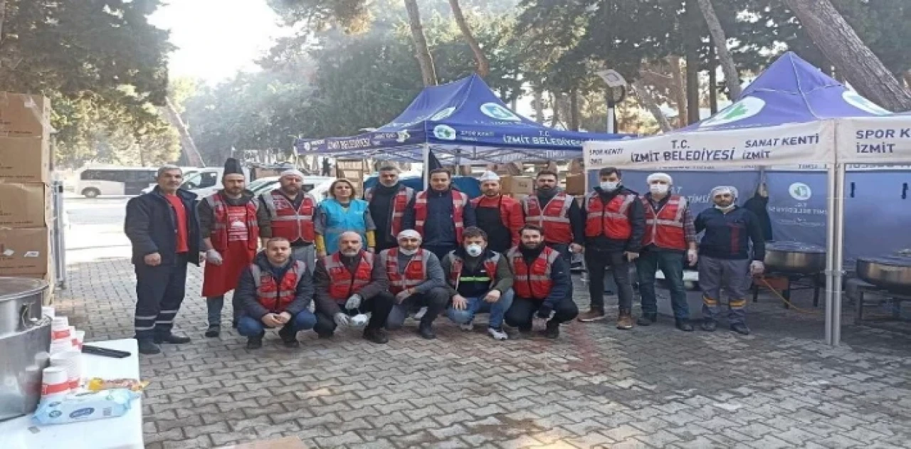 Adıyaman’daki çadır kentte depremzede çocuklara oyun grubu