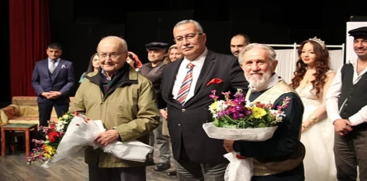 Aydın Büyükşehir Belediyesi Şehir Tiyatrosu Dünya Tiyatro Haftası’nı Birbirinden Güzel Oyunlarla Kutladı