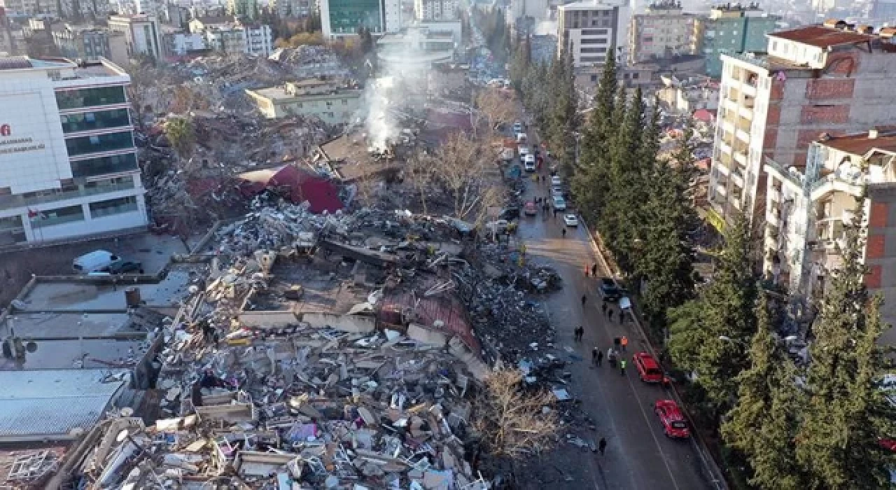 Bakan Akar’dan ’depreme ilk müdahale’ açıklaması: Mehmetçiğin geç çıkması asla söz konusu olmadığı gibi geri çağrılması kesinlikle söz konusu değil