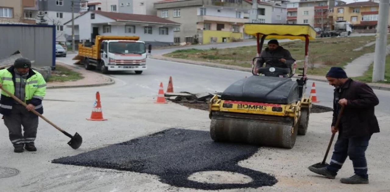 Çayırova’da asfalt yama seferberliği