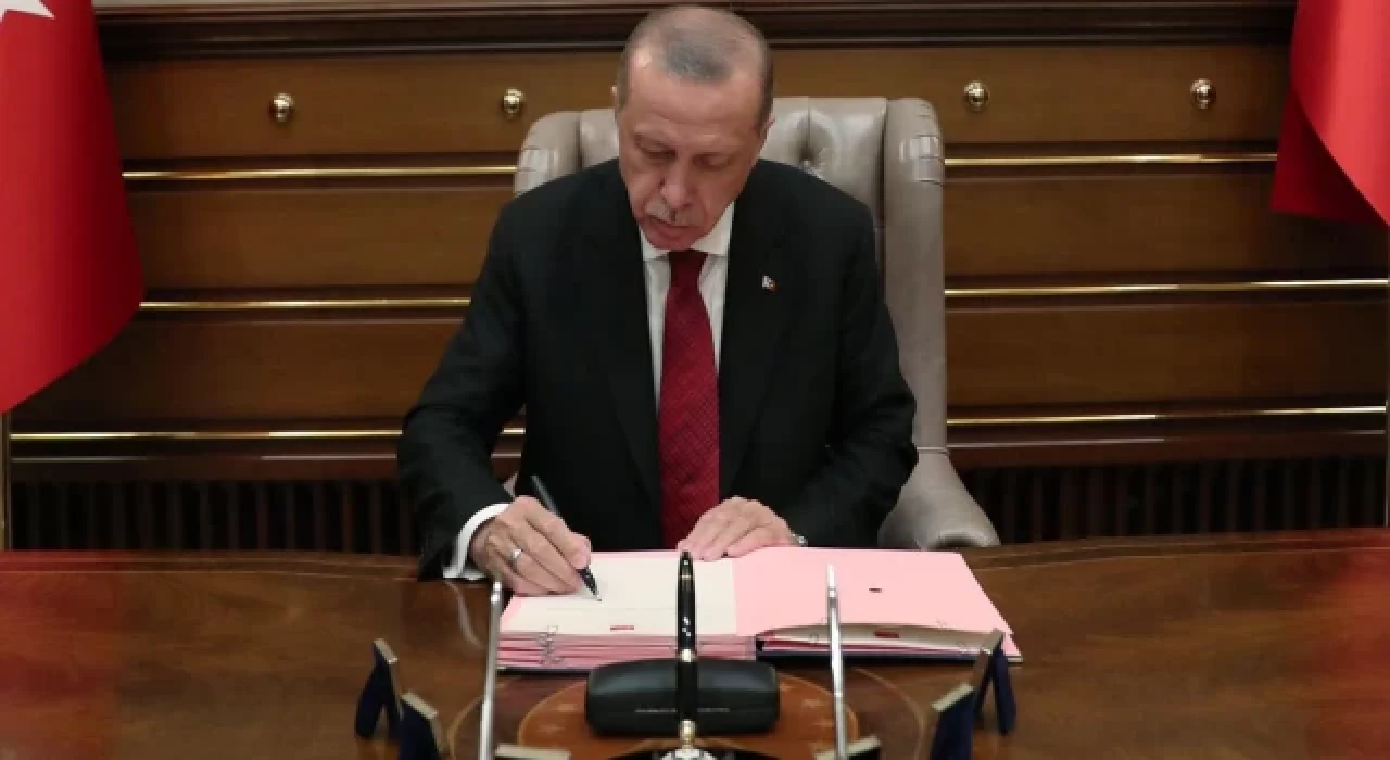 Cumhurbaşkanı Erdoğan 12 üniversiteye rektör atadı