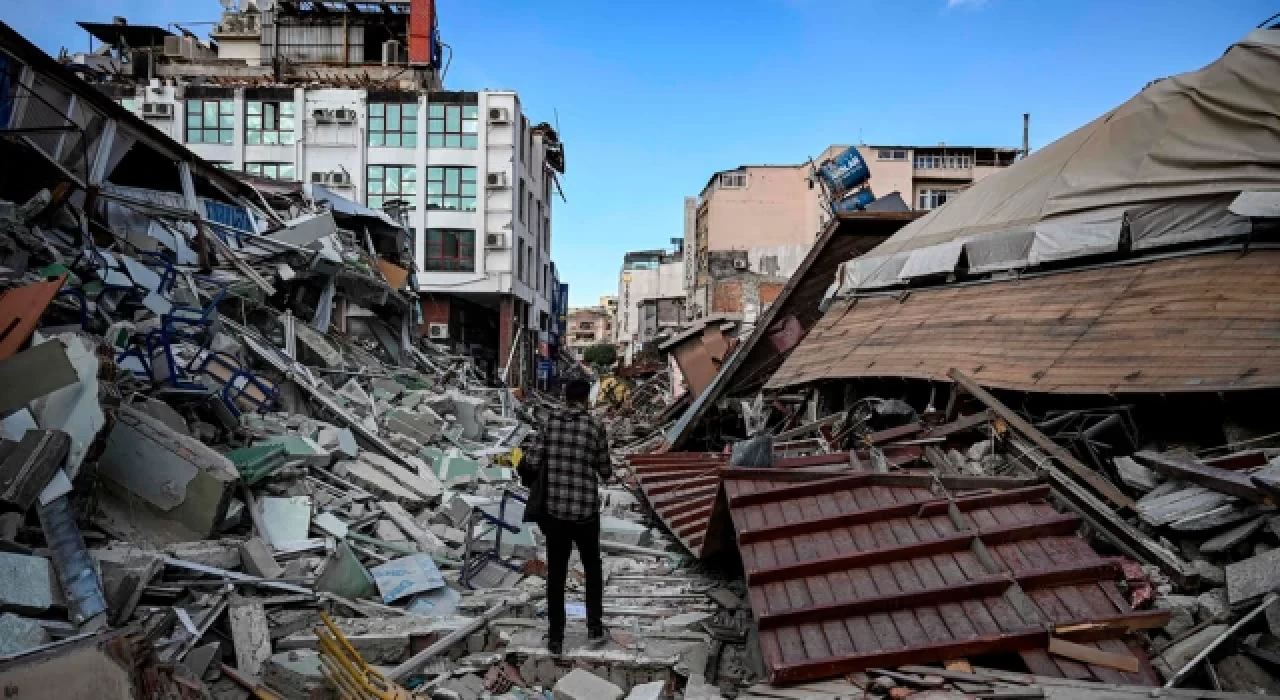 Depremde hayatını kaybedenlerin sayısı 47 bin 932'ye yükseldi