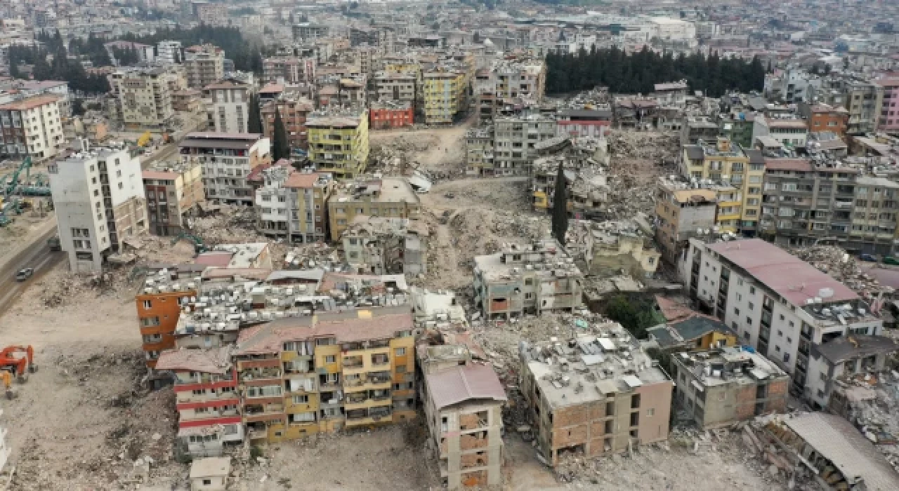 Depremde yıkılan bina soruşturmalarında tutuklananların sayısı 218'e yükseldi