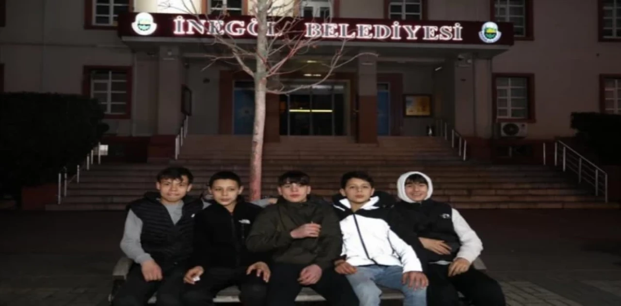 İftar sonrası çaylar Bursa İnegöl Belediyesi’nden